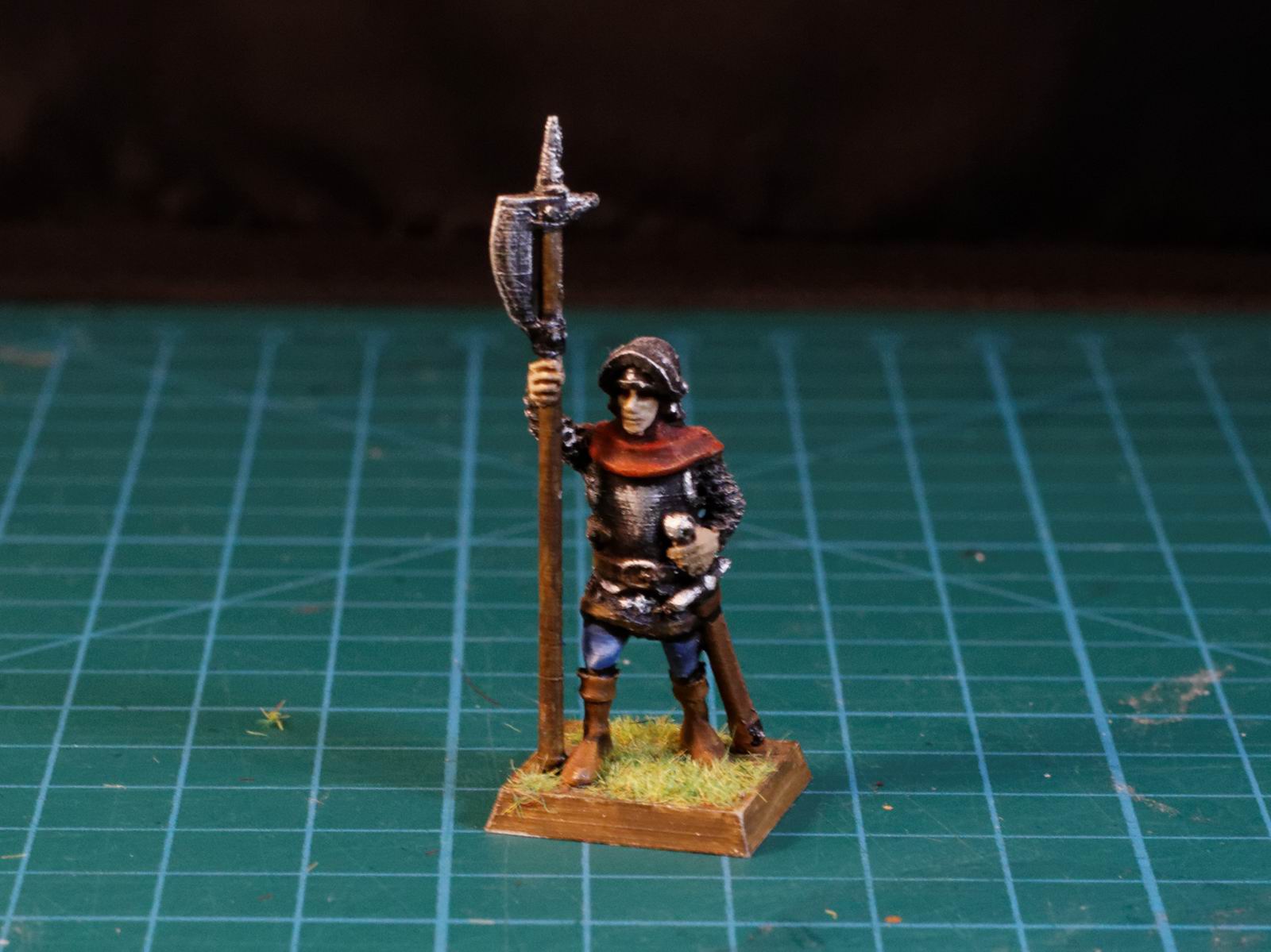 Halberdier with open visor